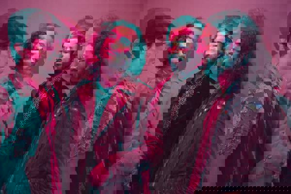 ENJAMBRE with Estereomance